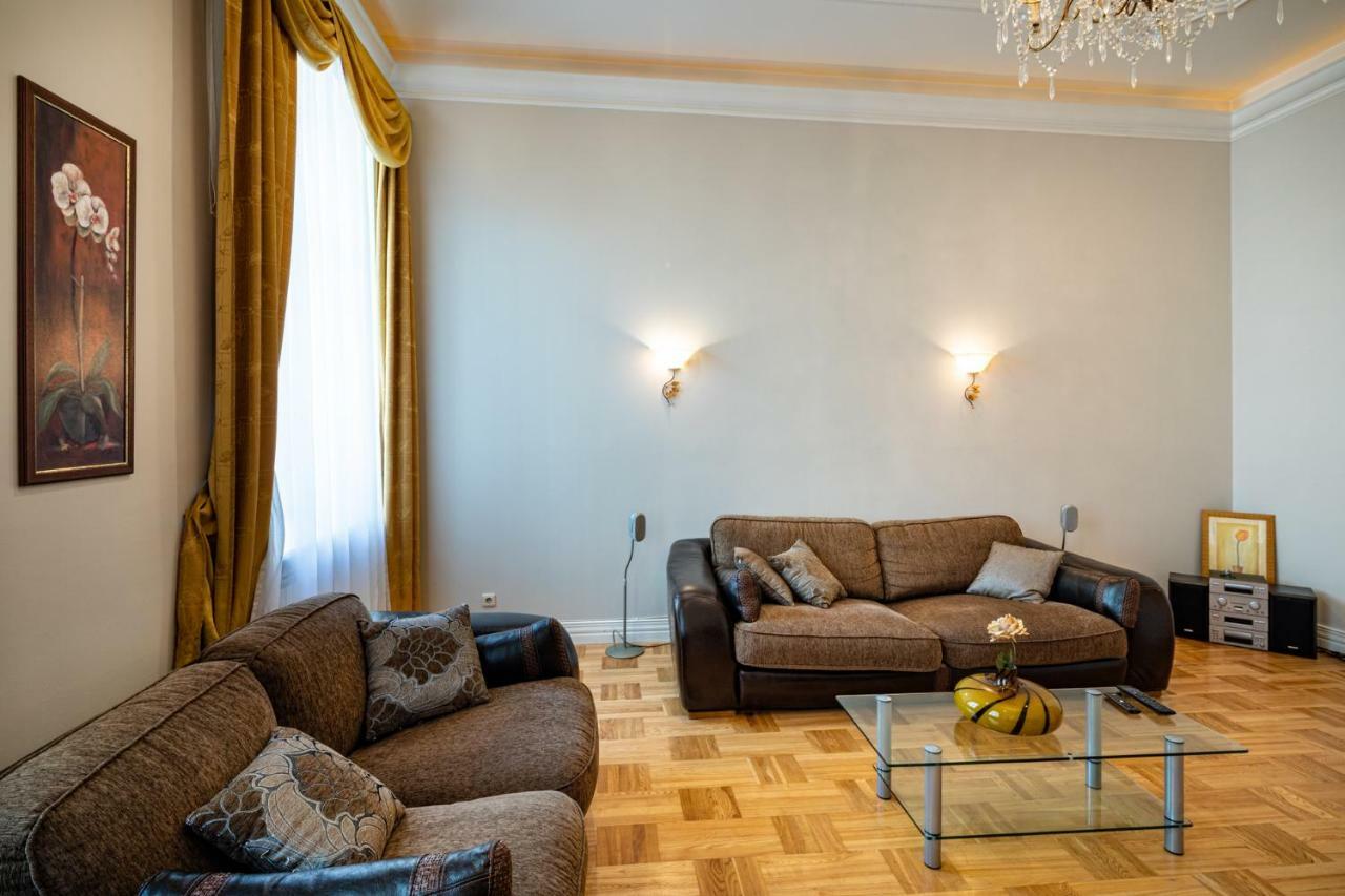 Old Riga 2 Bedroom Vecpilsetas Street Apartment 외부 사진