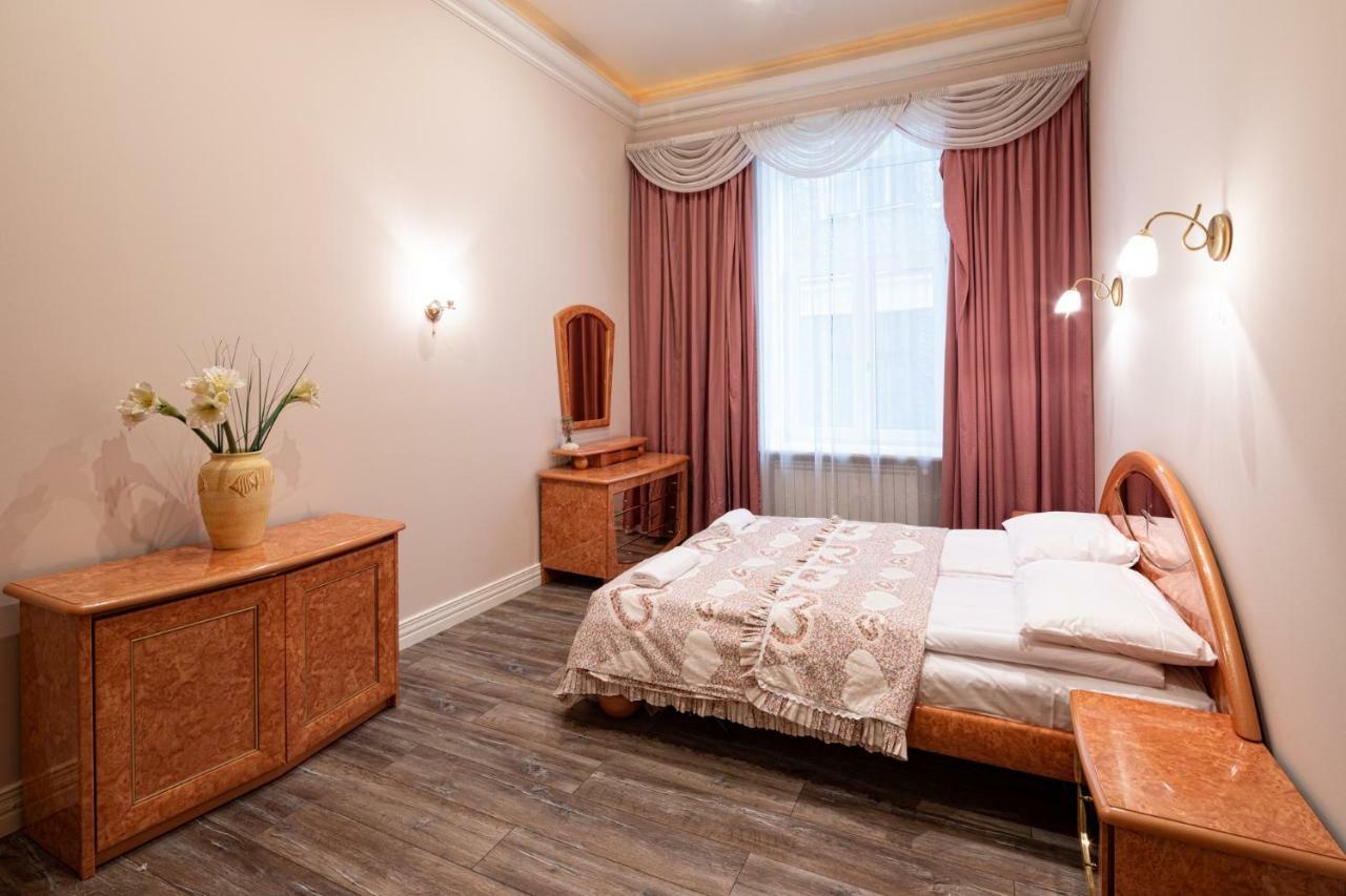 Old Riga 2 Bedroom Vecpilsetas Street Apartment 외부 사진