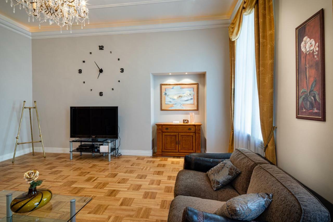 Old Riga 2 Bedroom Vecpilsetas Street Apartment 외부 사진